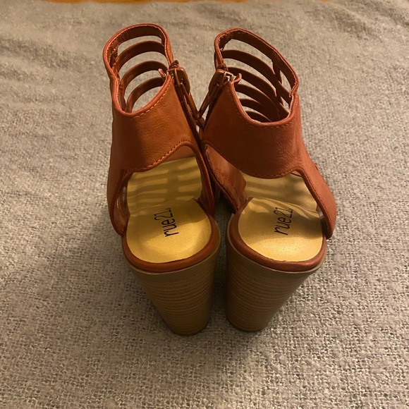 Rue 21 heels sandal - Picture 4 of 6